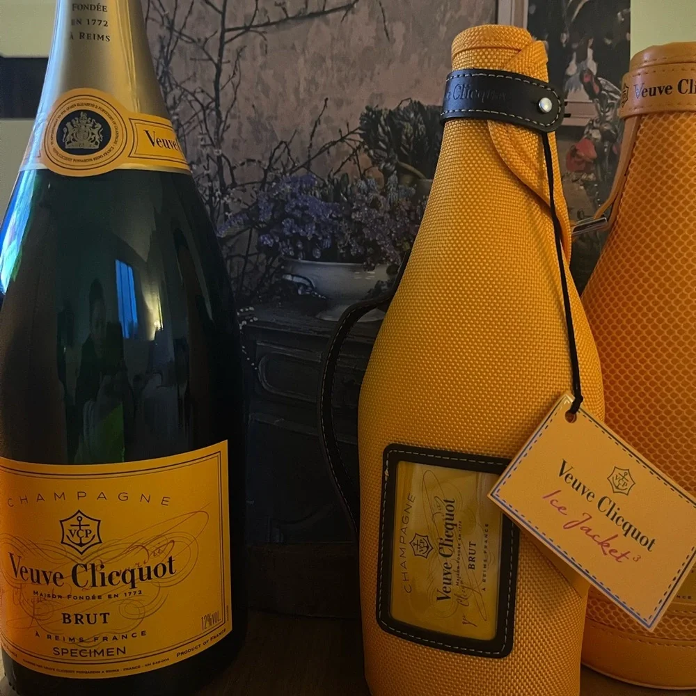 VEUVE CLICQUOT champagne tennis club sleeveless t-shirt size small πππππππΎπΎπΎπΎπΎπΎ - Picture 3 of 5